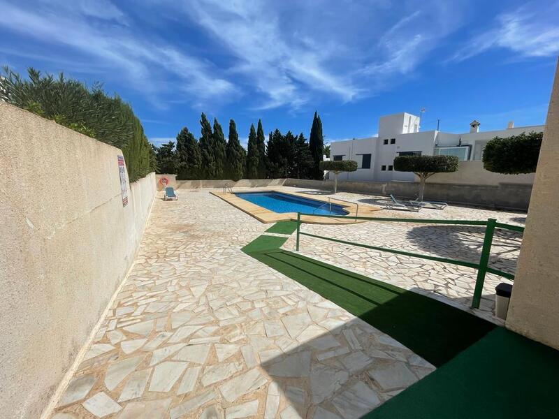 VILLA NH: Villa for Sale in Mojácar Playa, Almería